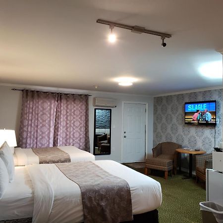 Regency Inn & Suites 콘웰 외부 사진
