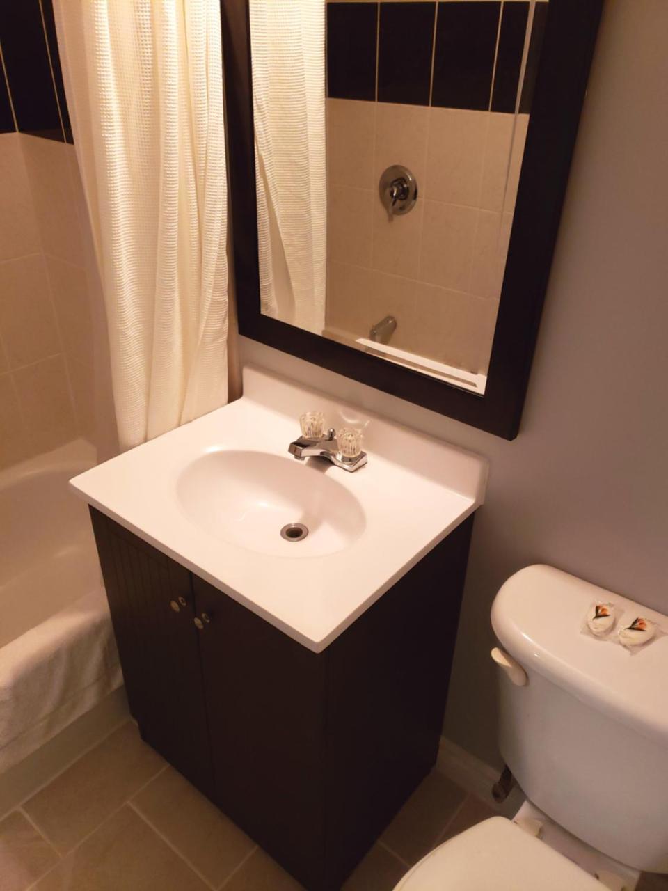 Regency Inn & Suites 콘웰 외부 사진