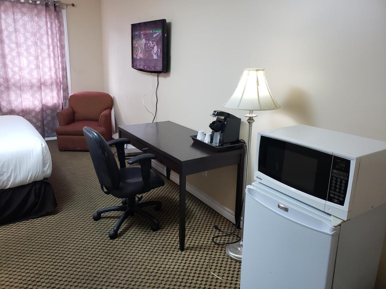 Regency Inn & Suites 콘웰 외부 사진