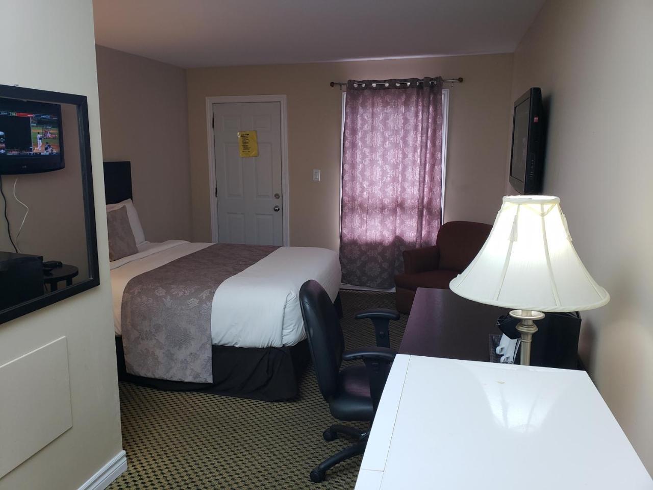Regency Inn & Suites 콘웰 외부 사진