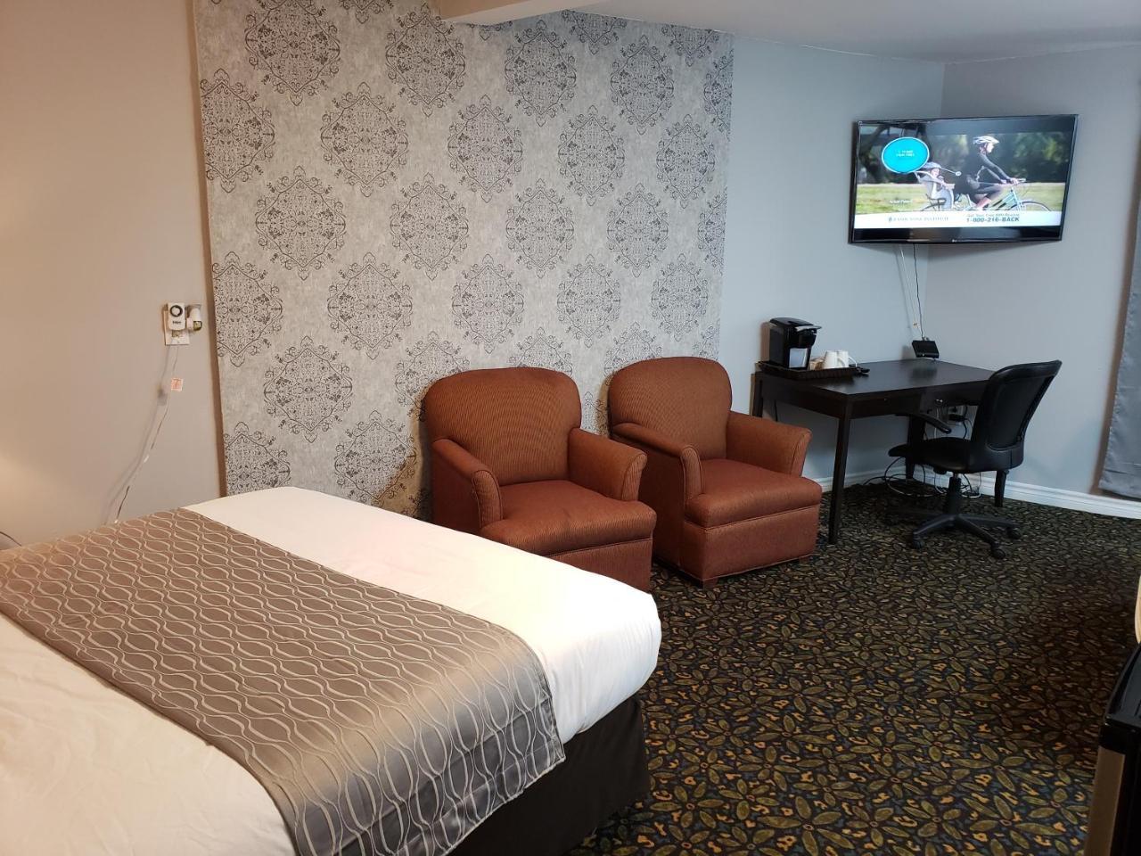 Regency Inn & Suites 콘웰 외부 사진